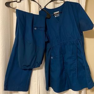 Maternity scrubs